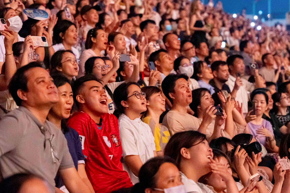 Mãn nhãn màn trình diễn pháo hoa “Tầm nhìn” của hai đội Úc và Bồ Đào Nha - ảnh 5