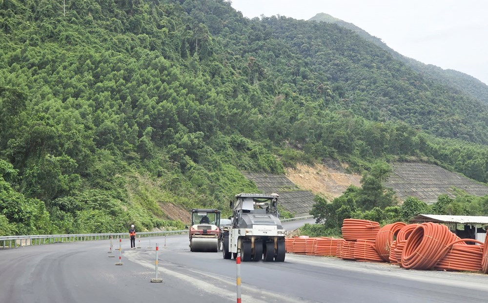 Cao tốc La Sơn - Hòa Liên đạt 95% tiến độ, tăng tốc về đích - ảnh 2