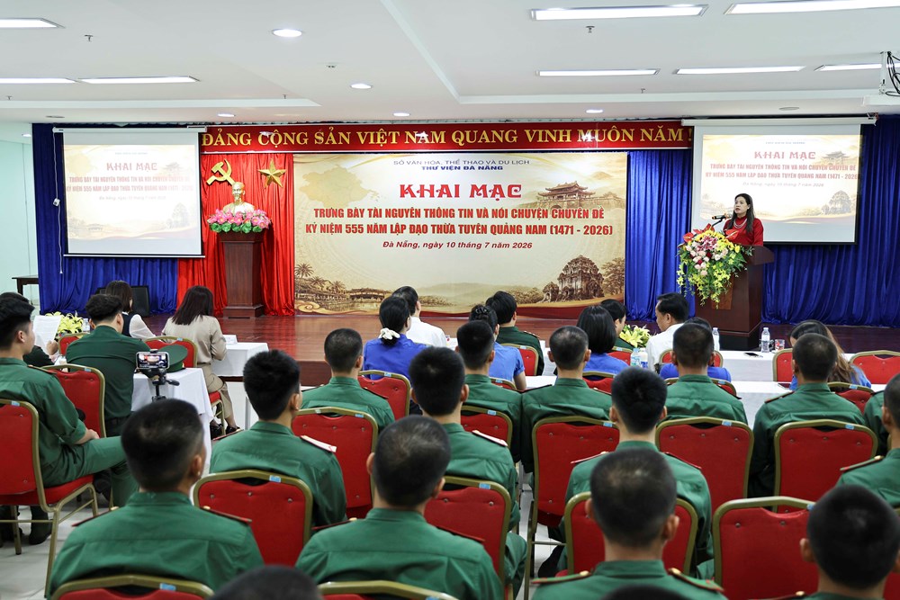 Trưng bày tư liệu, sách chào mừng 555 năm thành lập đạo Thừa tuyên Quảng Nam - ảnh 1