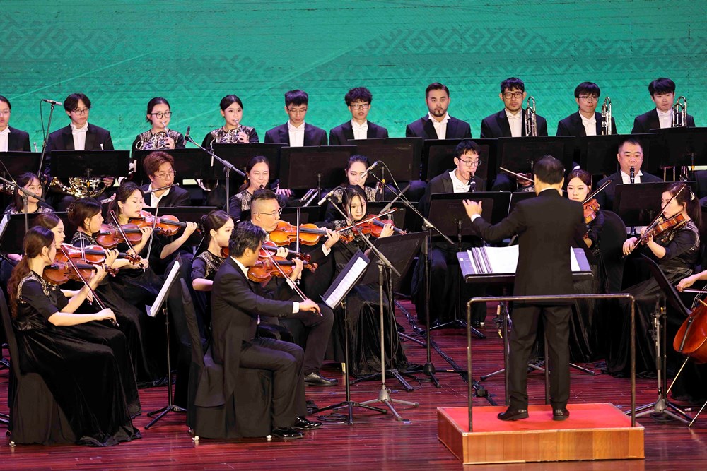 Giao hưởng “Hữu nghị Trường Xuân” kết nối nghệ thuật, vun đắp tình hữu nghị Việt Nam - Trung Quốc - ảnh 8