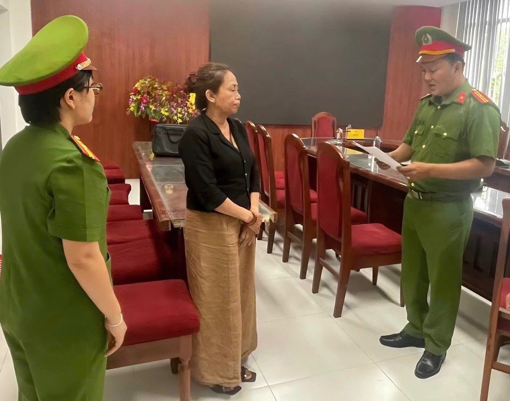 Khởi tố người phụ nữ lừa mua bán đất giải tỏa, chiếm đoạt 7,7 tỉ đồng - ảnh 1