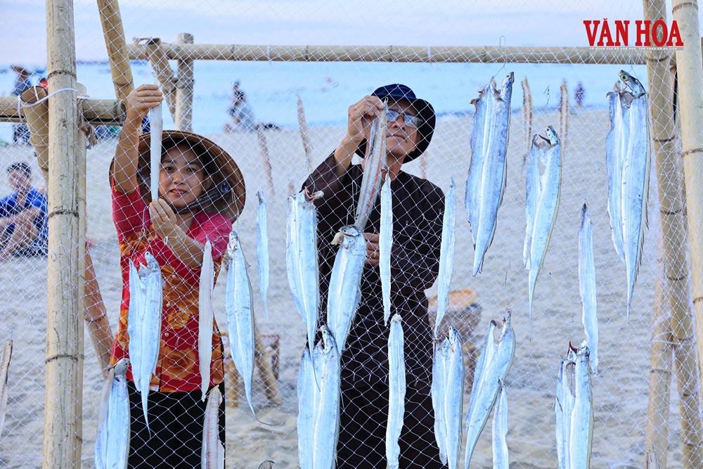 Du khách thích thú trải nghiệm “Đón nhịp chợ cá bình minh” - ảnh 15