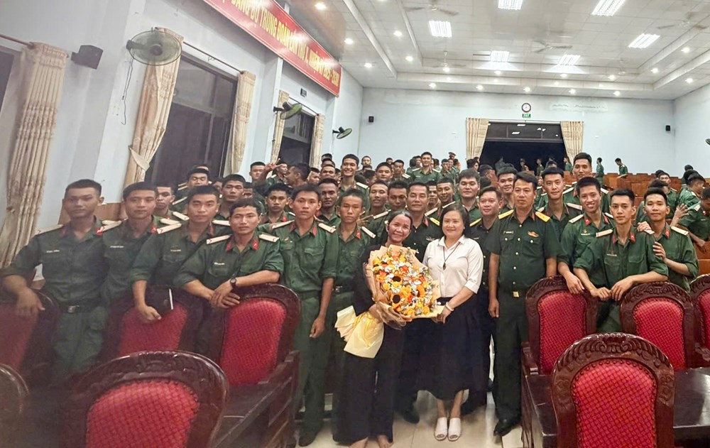 “Người mẹ Quảng Nam” lay động trái tim cán bộ, chiến sĩ - ảnh 4