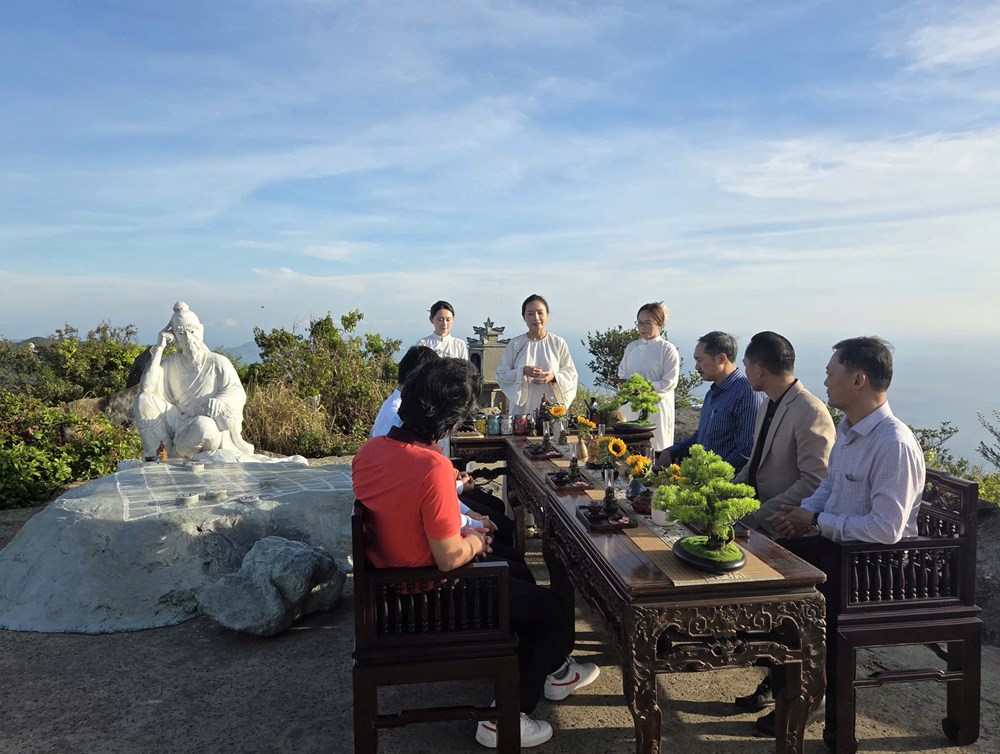 Ra mắt tour thưởng trà trên đỉnh Bàn Cờ, lan tỏa văn hóa trà Việt - ảnh 1
