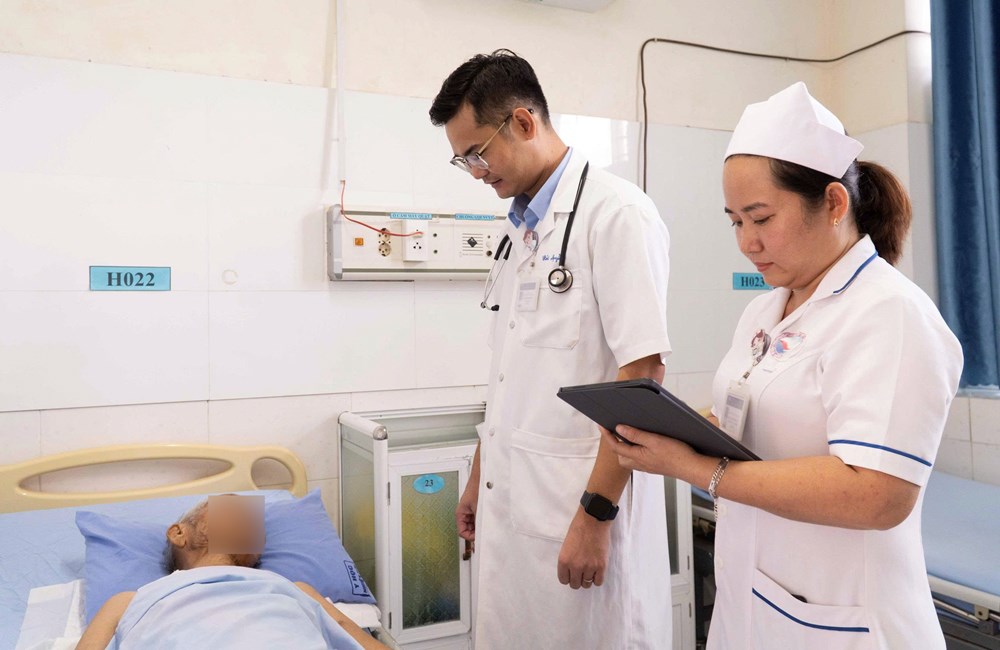 Cụ ông 98 tuổi hồi phục sau khi bị ong vò vẽ đốt gần 80 nốt - ảnh 4