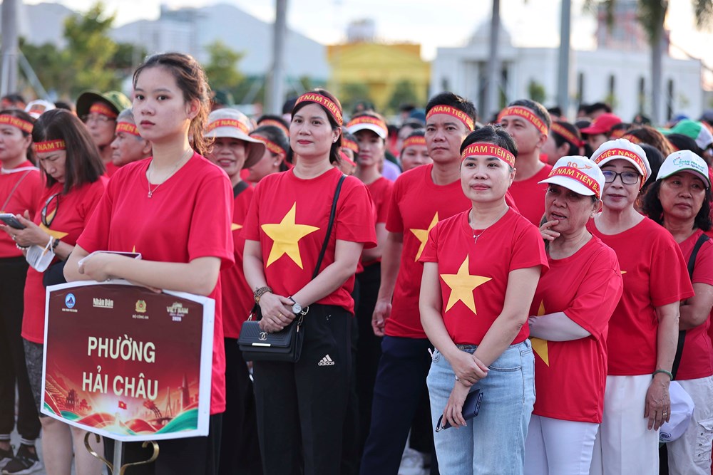 Đà Nẵng: Hơn 22.000 người hưởng ứng chương trình đi bộ “Cùng Việt Nam tiến bước” - ảnh 5