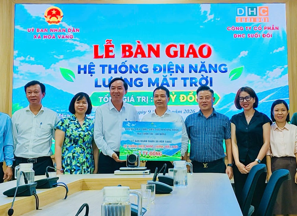 Khu du lịch Núi Thần Tài bàn giao hệ thống điện mặt trời trị giá 1 tỉ đồng cho xã Hòa Vang - ảnh 1