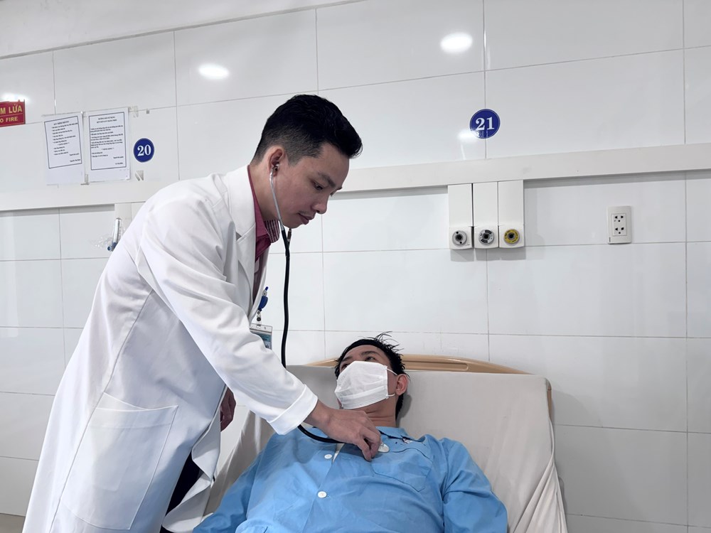 Cứu sống bệnh nhân lóc động mạch chủ cấp tính type A liên quan hội chứng Marfan - ảnh 1