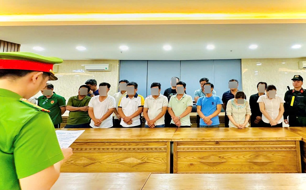 Khởi tố nhiều bị can liên quan sai phạm trong cấp điện, cấp nước và trật tự đô thị - ảnh 1