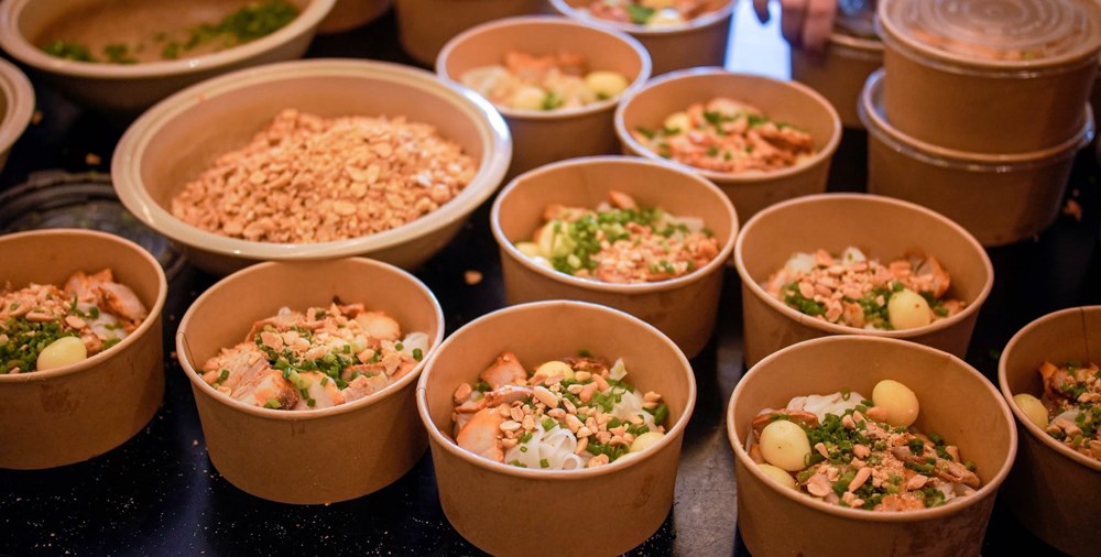 Lan tỏa yêu thương từ những suất mì Quảng - ảnh 3