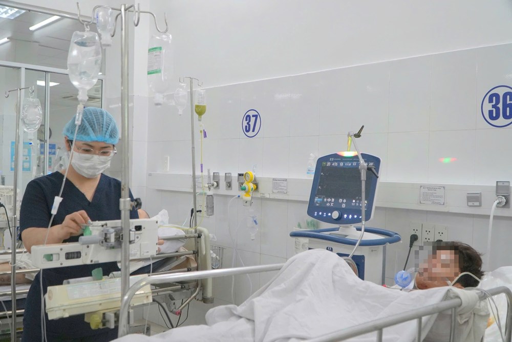 Hội chẩn khẩn, cứu sống thiếu niên 17 tuổi rách động mạch chủ - ảnh 1