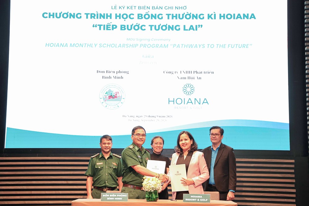 Hoiana trao học bổng thường kỳ, tiếp sức học sinh khó khăn đến trường - ảnh 1
