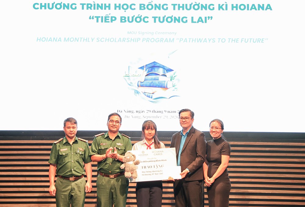 Hoiana trao học bổng thường kỳ, tiếp sức học sinh khó khăn đến trường - ảnh 3