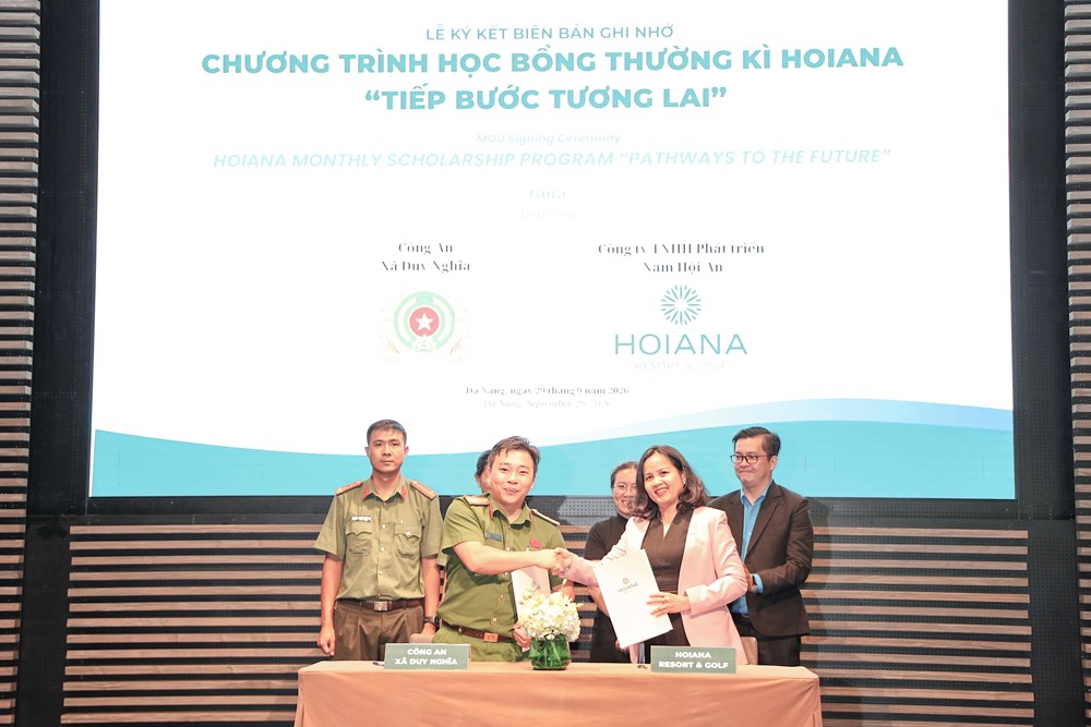 Hoiana trao học bổng thường kỳ, tiếp sức học sinh khó khăn đến trường - ảnh 2