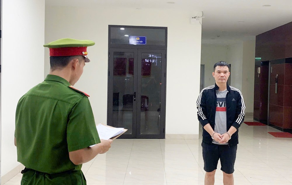 Bắt đối tượng chiếm đoạt 30.000 USD của người nước ngoài rồi bỏ trốn - ảnh 1