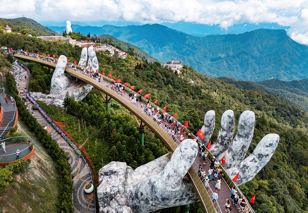 Du lịch Đà Nẵng tăng trưởng mạnh trong 9 tháng năm 2026 - ảnh 2