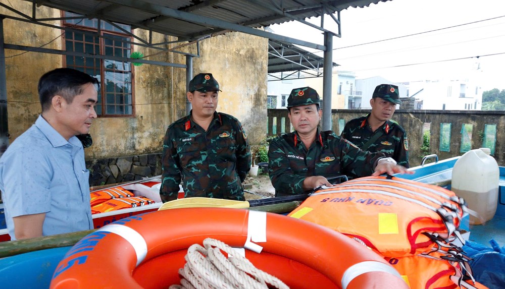 Đà Nẵng: Bố trí lực lượng, phương tiện ứng trực tại các khu vực xung yếu - ảnh 2