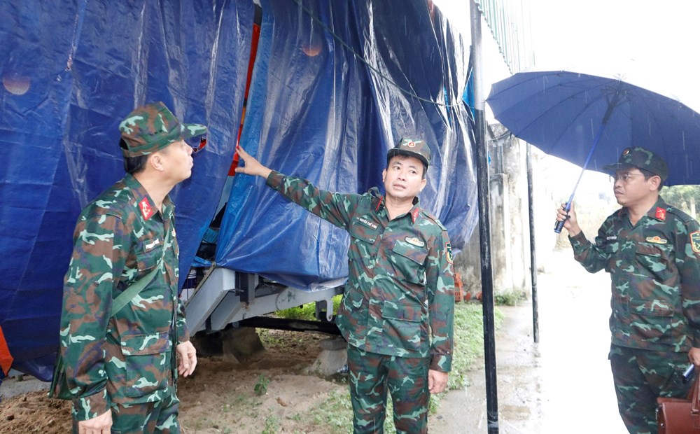 Đà Nẵng: Bố trí lực lượng, phương tiện ứng trực tại các khu vực xung yếu - ảnh 1