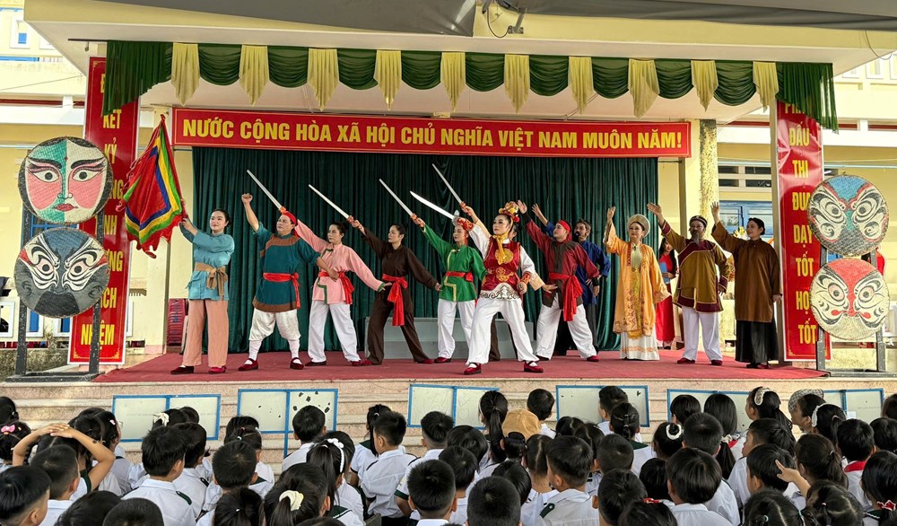Đưa nghệ thuật truyền thống về cơ sở, lan tỏa đến khán giả trẻ - ảnh 7