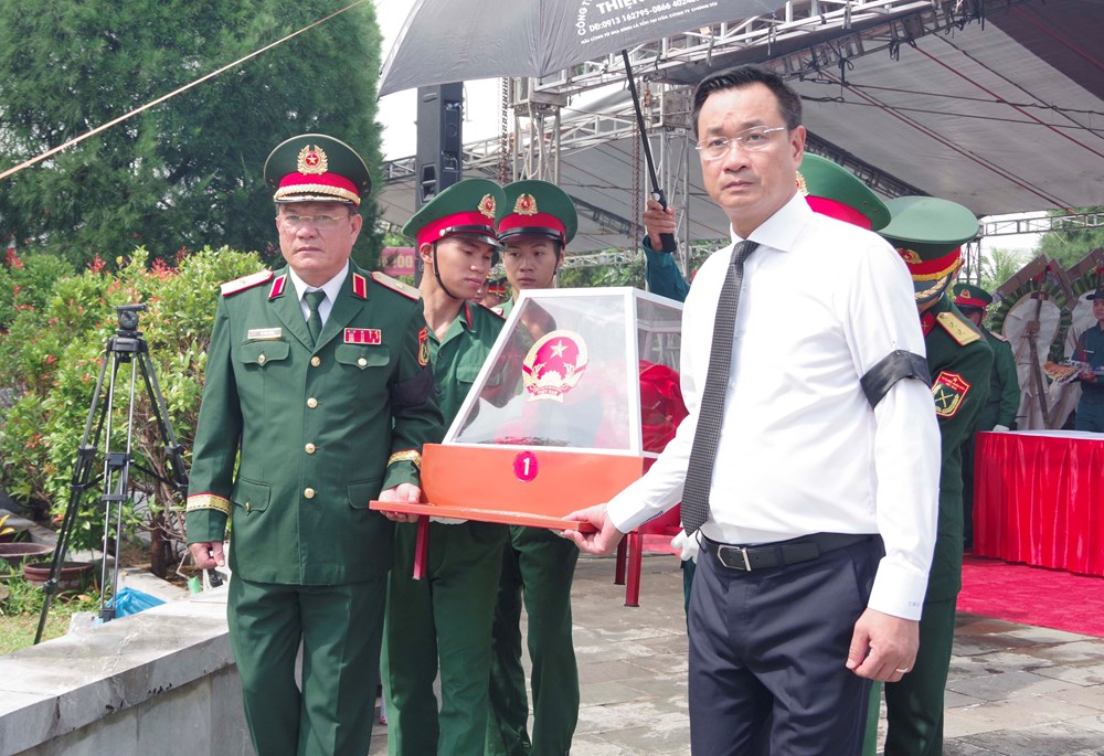 Đà Nẵng truy điệu, an táng 14 hài cốt liệt sĩ tại Hội An - ảnh 7