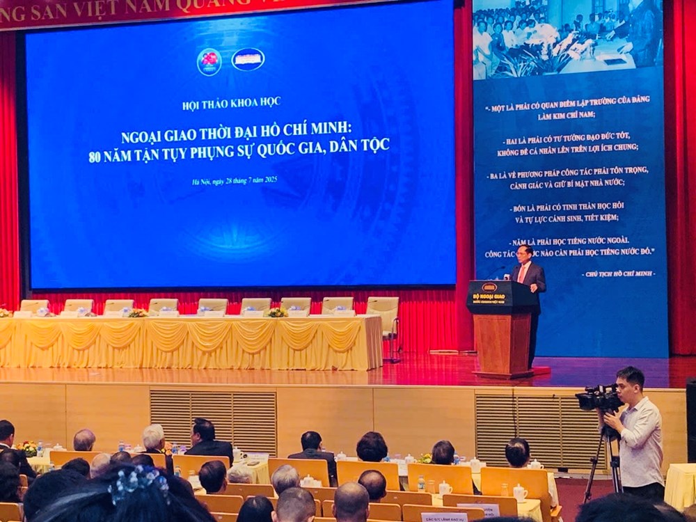 Ngoại giao thời đại Hồ Chí Minh: 80 năm tận tuỵ phục vụ quốc gia, dân tộc - ảnh 2