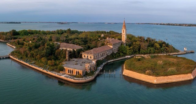 Đảo Venice 'ma ám' trở thành thiên đường của người dân địa phương - ảnh 1