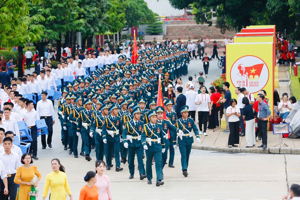Quảng trường Ba Đình hào hùng khí thế trước giờ sơ duyệt diễu binh, diễu hành - ảnh 3