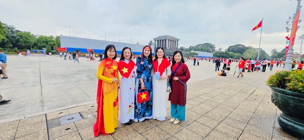Kiều bào dành trọn tình yêu quê hương đất nước dịp Đại lễ Quốc khánh 2.9 - ảnh 1