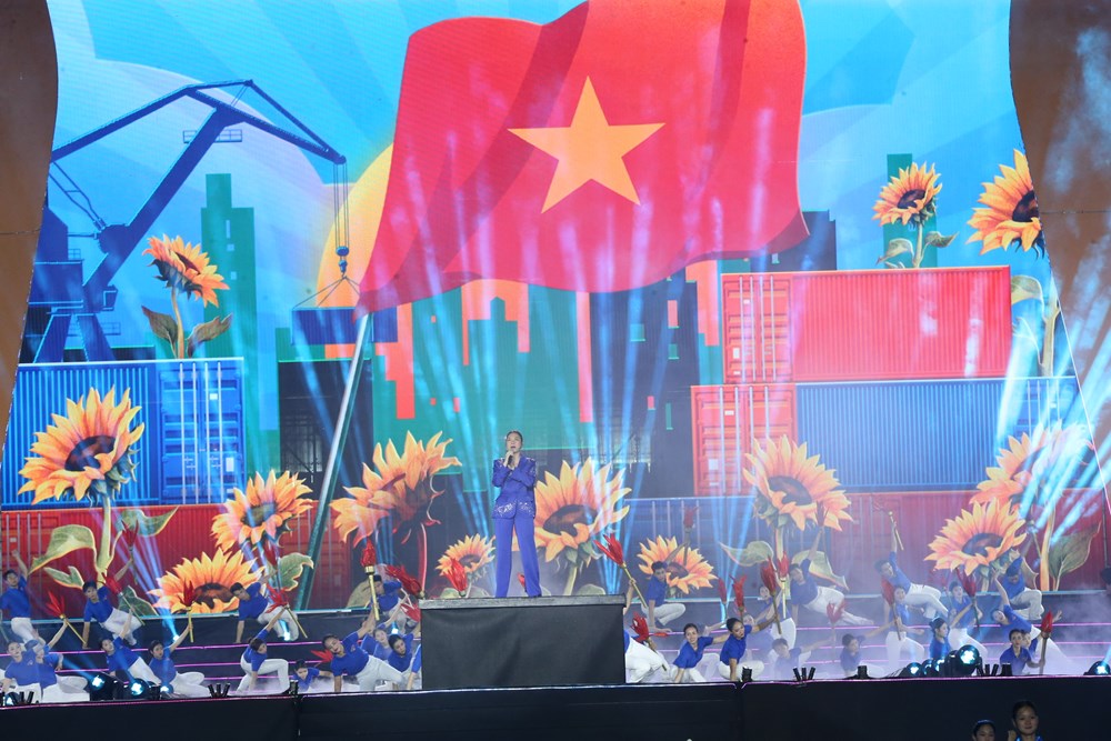 Dân tộc Việt Nam đã viết nên bản trường ca bằng máu và hoa, khẳng định khát vọng Độc lập, Tự do, Hạnh phúc - ảnh 10