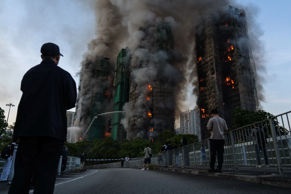 Việt Nam chia buồn sâu sắc đến gia đình các nạn nhân vụ cháy chung cư ở Hong Kong (Trung Quốc) - ảnh 1
