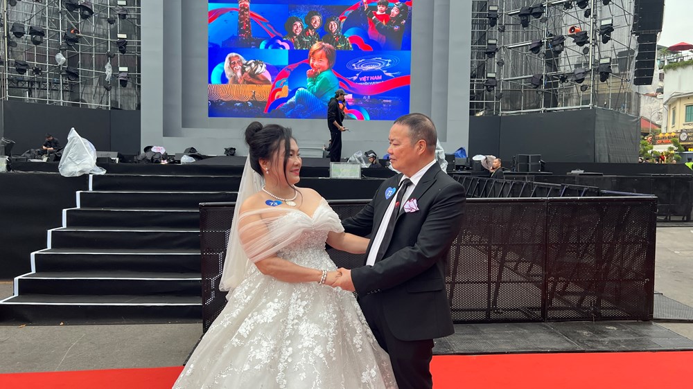 Nguyên vẹn xúc cảm trong Ngày hạnh phúc - ảnh 4