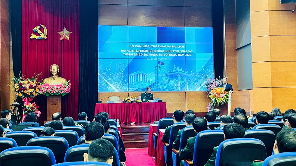 Hội nghị tập huấn bồi dưỡng nghiệp vụ công tác thông tin cơ sở, thông tin đối ngoại 2025 - ảnh 1