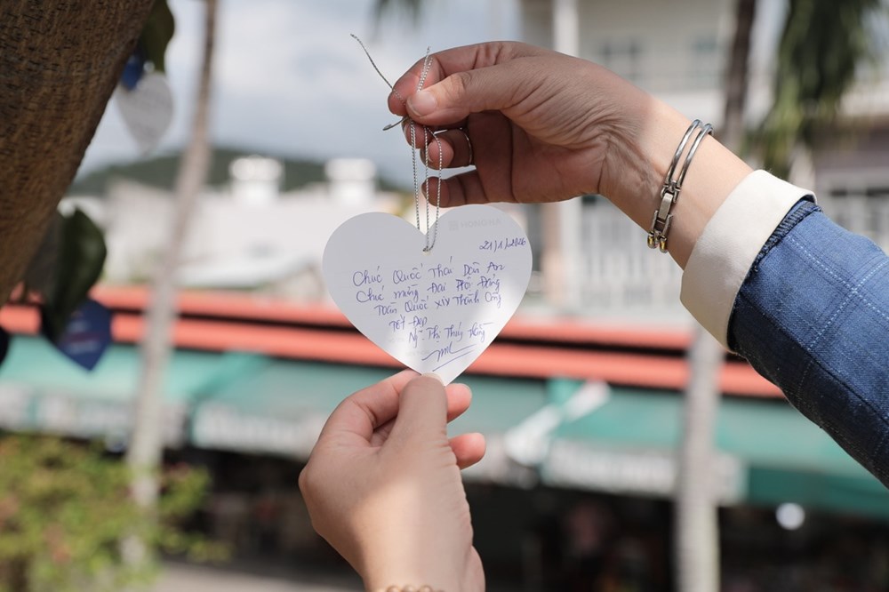 “Cây Hạnh phúc” nhân lên yêu thương tại Tháp Bà Ponagar Nha Trang - ảnh 5