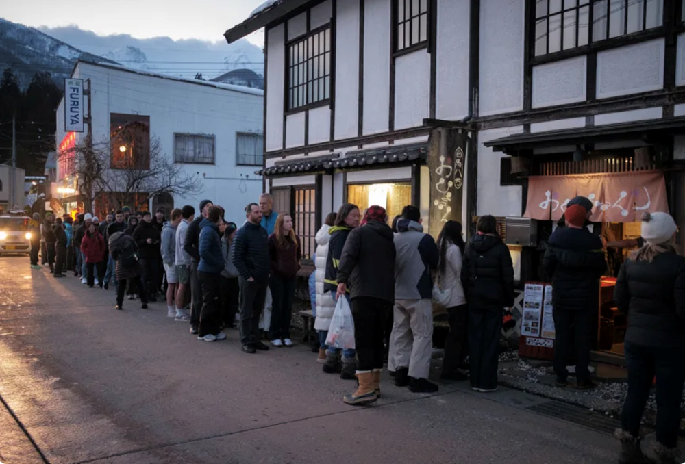 Thiên đường tuyết Nhật Bản thu hút khách du lịch - ảnh 2