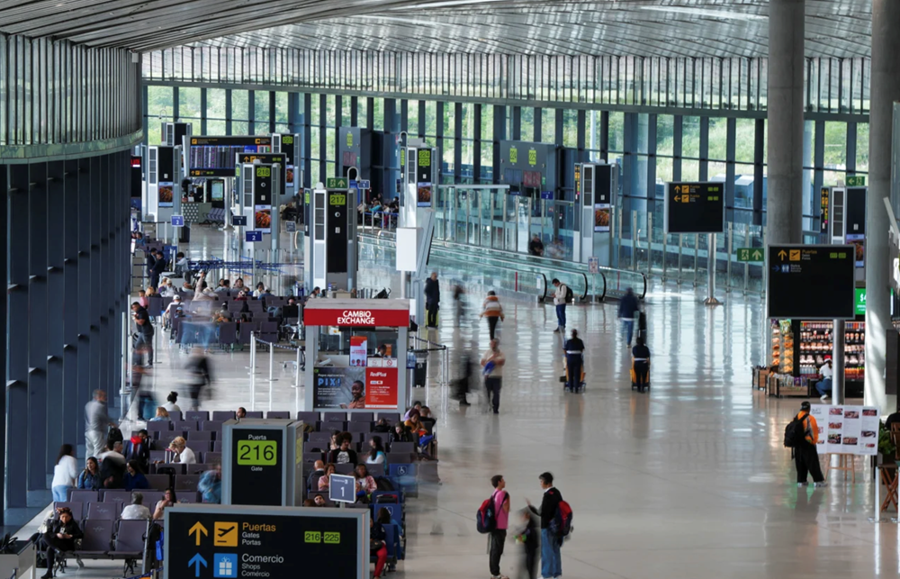 Những hãng hàng không và sân bay đúng giờ nhất thế giới năm 2025 - ảnh 1