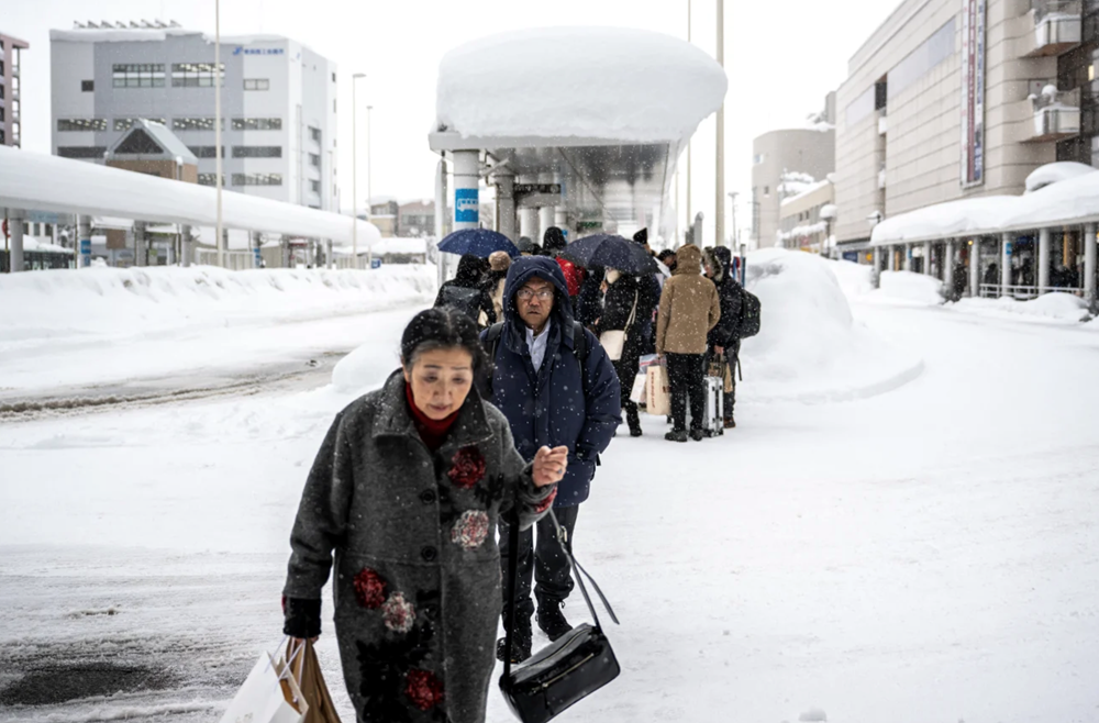 Người cao tuổi Nhật Bản chống chọi với mùa đông bão tuyết khắc nghiệt - ảnh 2