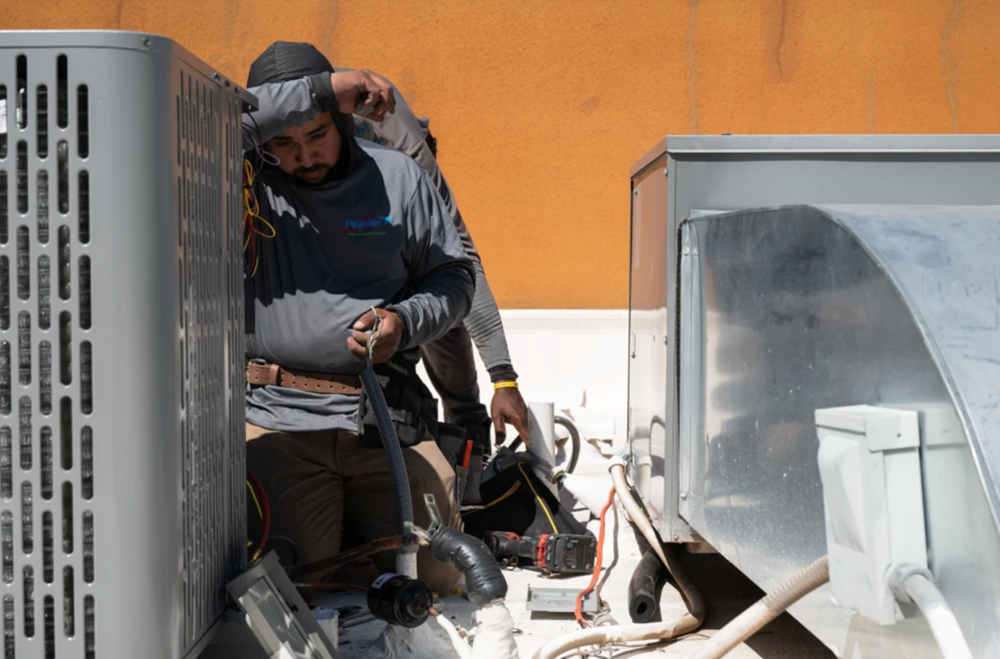 Gần ​như cả nước Mỹ đối mặt với thời tiết nắng nóng kỷ lục - ảnh 1