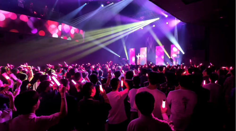 YouTuber ảo nổi tiếng tạo cơn sốt trong lòng người hâm mộ - ảnh 1