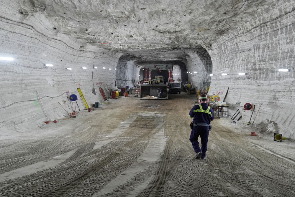 Mỏ muối khổng lồ ẩn sâu dưới hồ Erie - ảnh 1