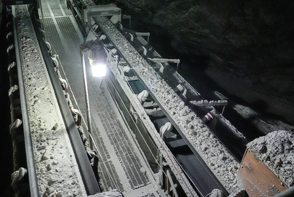 Mỏ muối khổng lồ ẩn sâu dưới hồ Erie - ảnh 2