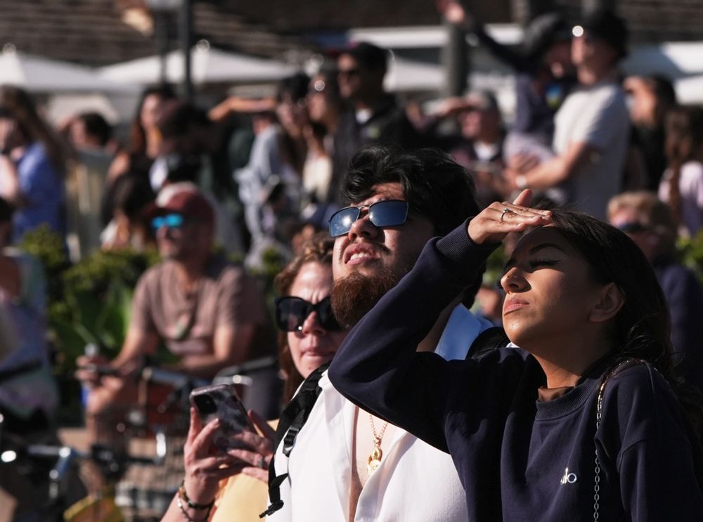 Hành trình đầy cảm xúc khép lại sứ mệnh Artemis II chinh phục Mặt Trăng - ảnh 2