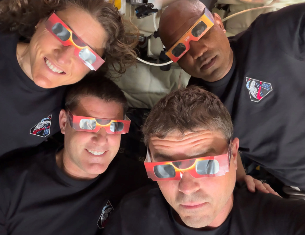 Hành trình đầy cảm xúc khép lại sứ mệnh Artemis II chinh phục Mặt Trăng - ảnh 1