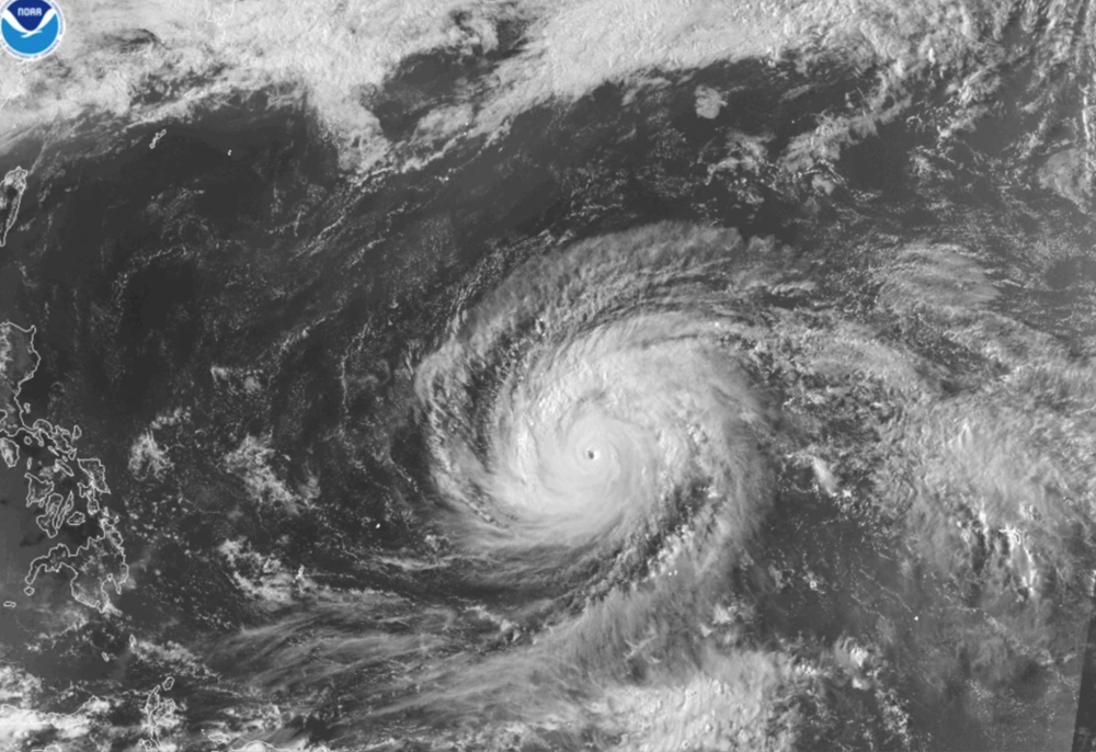 Siêu bão Sinlaku tiến về các hòn đảo của Mỹ ở Thái Bình Dương - ảnh 1