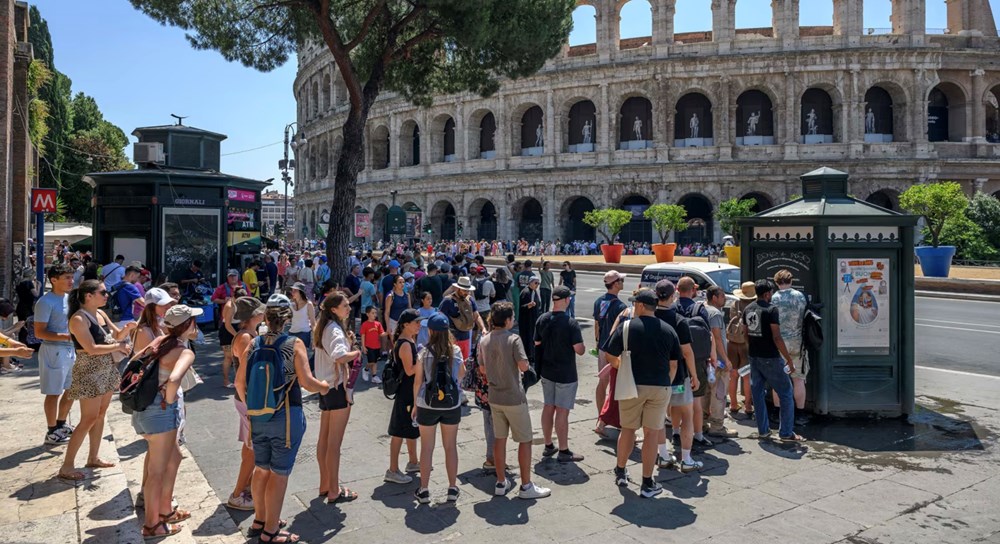 Kỳ nghỉ hè trong mơ có thể đang dần xa tầm với - ảnh 1