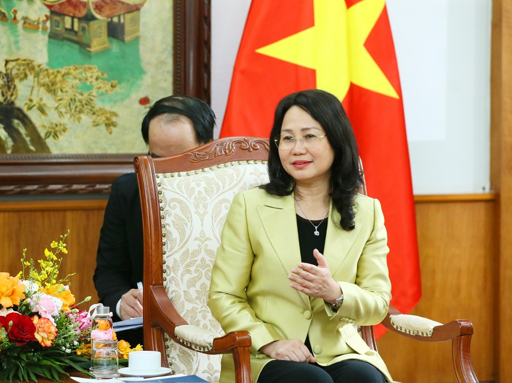 Tăng cường hợp tác VHTTDL, hướng tới kỷ niệm 50 năm thiết lập quan hệ ngoại giao - ảnh 2