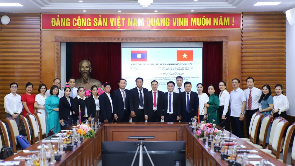 Tọa đàm trao đổi kinh nghiệm về công tác văn phòng giữa Văn phòng Bộ VHTTDL Việt Nam và Văn phòng Bộ Văn hóa và Du lịch Lào  - ảnh 4