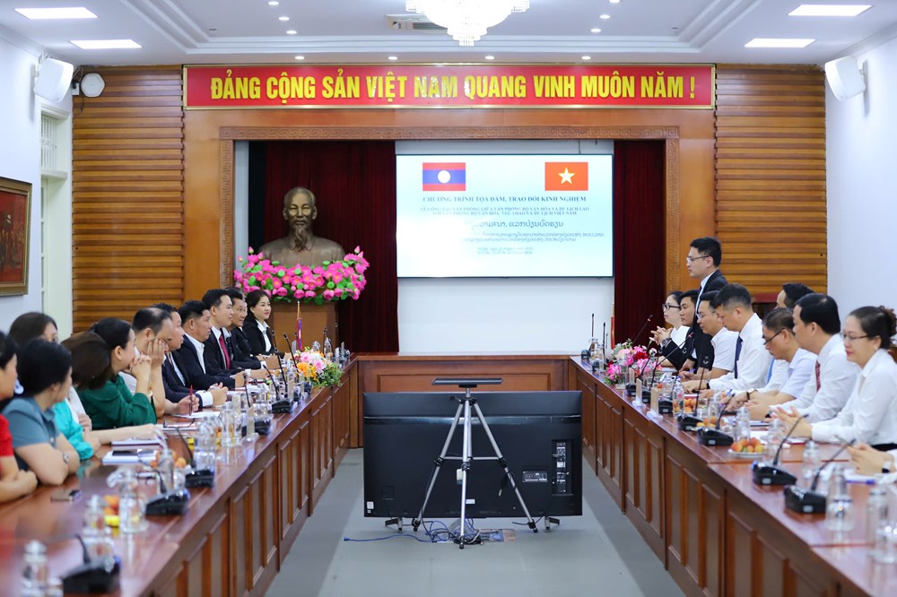 Tọa đàm trao đổi kinh nghiệm về công tác văn phòng giữa Văn phòng Bộ VHTTDL Việt Nam và Văn phòng Bộ Văn hóa và Du lịch Lào  - ảnh 1