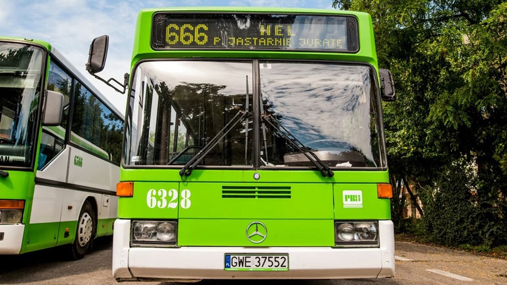 Ba Lan khôi phục tuyến xe buýt số 666 mang tên “Highway to Hel”  - ảnh 1