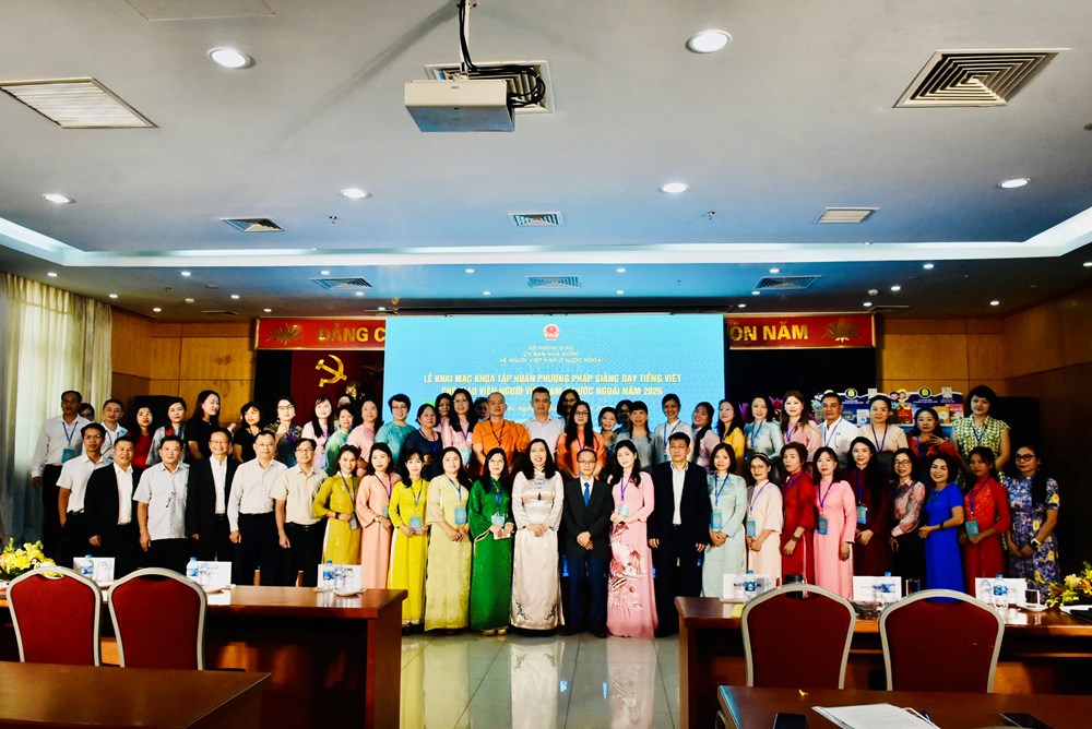 Khai mạc Khoá tập huấn giảng dạy tiếng Việt dành cho giáo viên người Việt Nam ở nước ngoài năm 2026 - ảnh 1