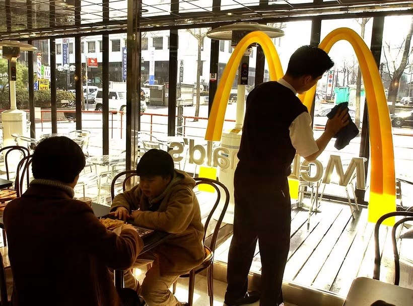 Chuỗi đồ ăn nhanh Trung Quốc đua nhau bán burger - ảnh 1